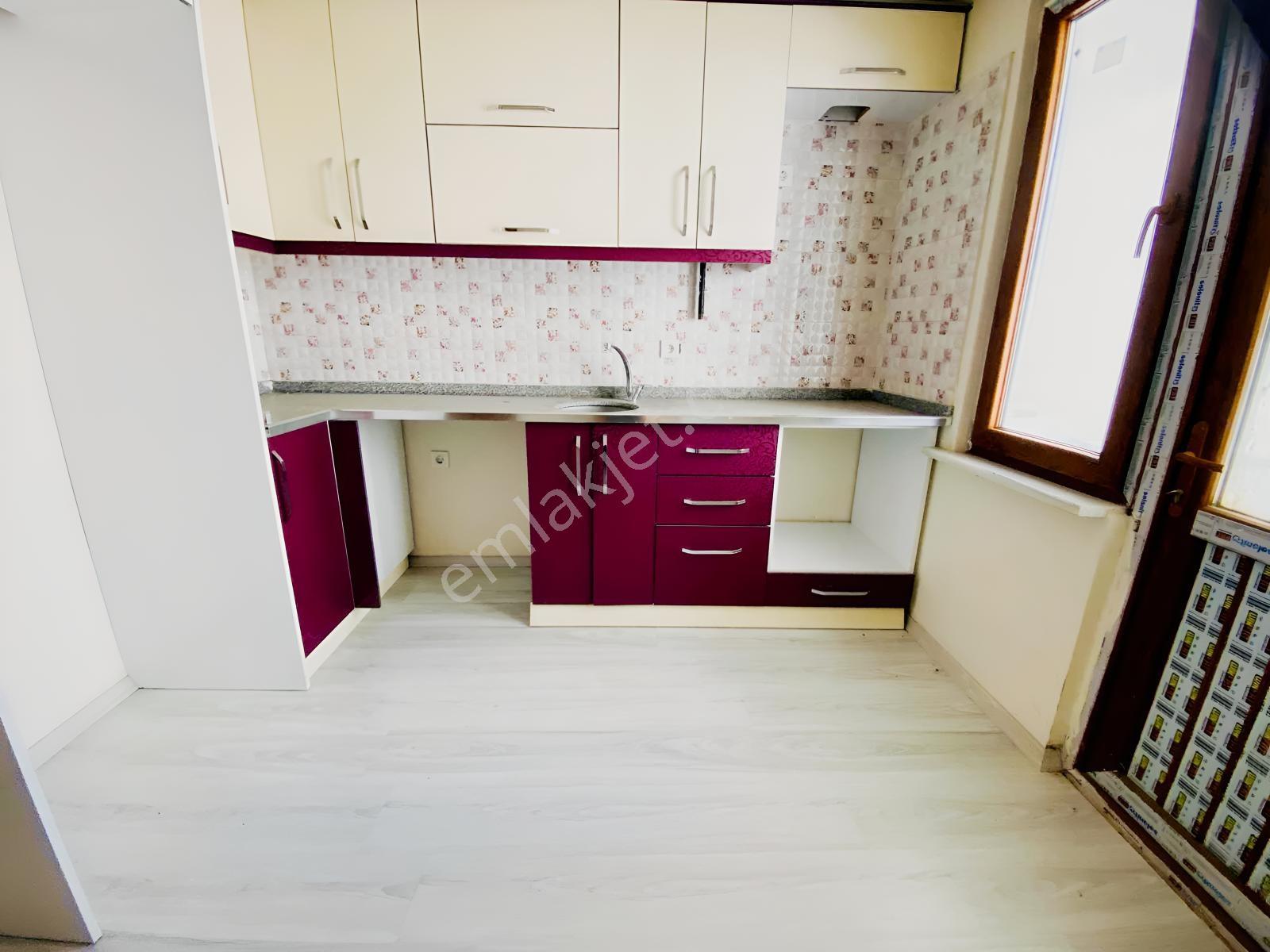 Tercih'den Kızılpınar'da Ara Kat İskanlı,kombili Geniş 2+1 Daire — fotoğraf 5