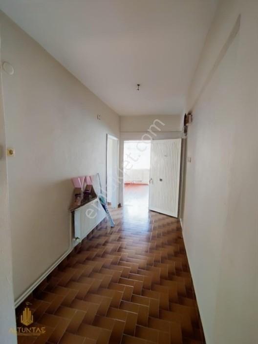 Derince İbn-i Sinada 267 M² Arsalı 3 Katlı Bina — fotoğraf 4