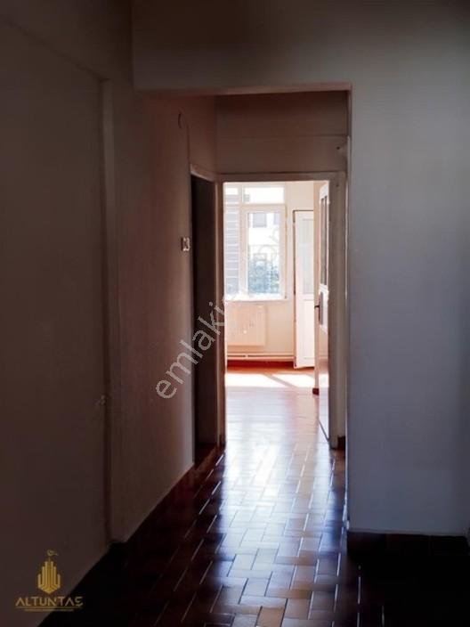 Derince İbn-i Sinada 267 M² Arsalı 3 Katlı Bina — fotoğraf 5