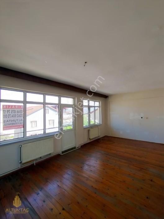 Derince İbn-i Sinada 267 M² Arsalı 3 Katlı Bina — fotoğraf 9