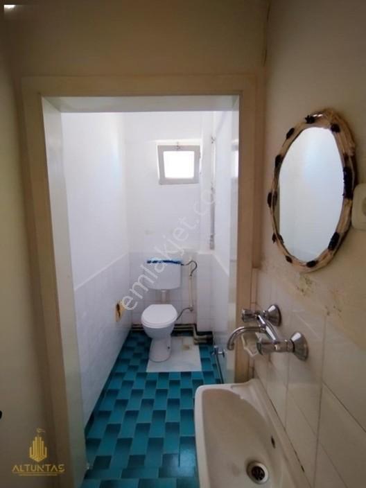 Derince İbn-i Sinada 267 M² Arsalı 3 Katlı Bina — fotoğraf 14