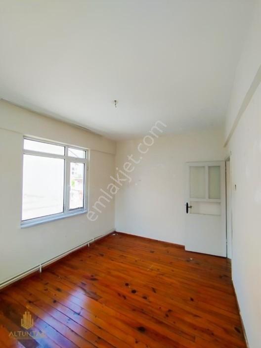 Derince İbn-i Sinada 267 M² Arsalı 3 Katlı Bina — fotoğraf 16