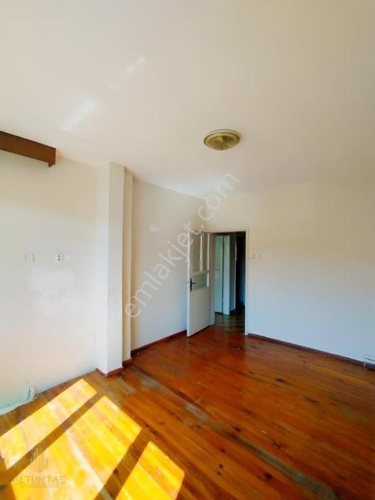 Derince İbn-i Sinada 267 M² Arsalı 3 Katlı Bina — fotoğraf 18