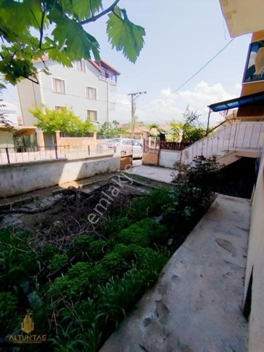 Derince İbn-i Sinada 267 M² Arsalı 3 Katlı Bina — fotoğraf 21