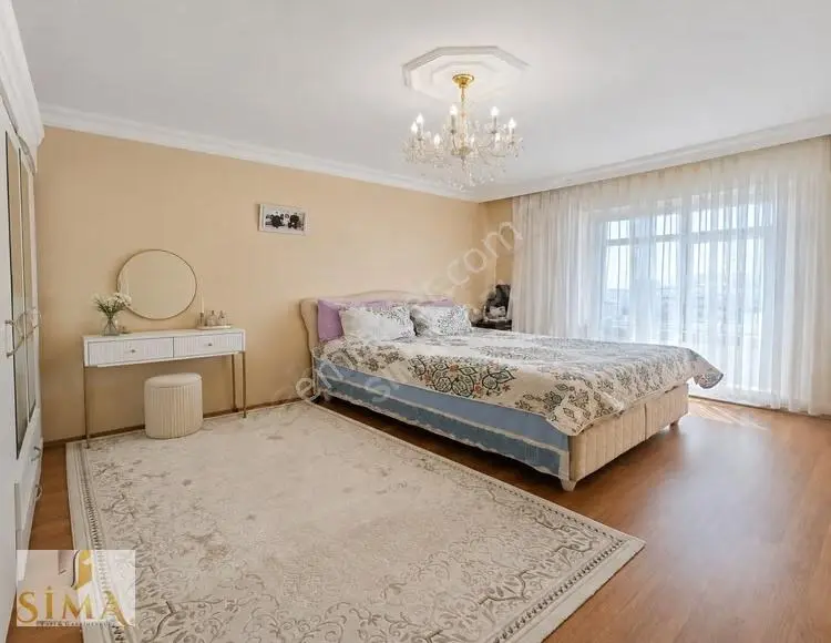Muhacirde Yürüyüş Yoluna Yakın 140 M2 Balkonlu 3+1 Satılık Daire — fotoğraf 3