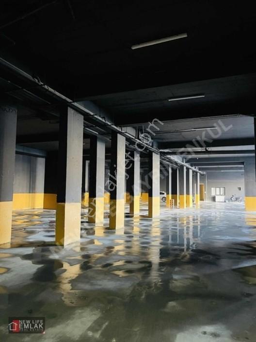 Kuşadasında Havuzlu Sitede Kapalı Otoparklı Çok Geniş 2+1 — fotoğraf 10
