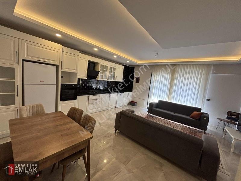 Kuşadasında Havuzlu Sitede Kapalı Otoparklı Çok Geniş 2+1 — fotoğraf 16