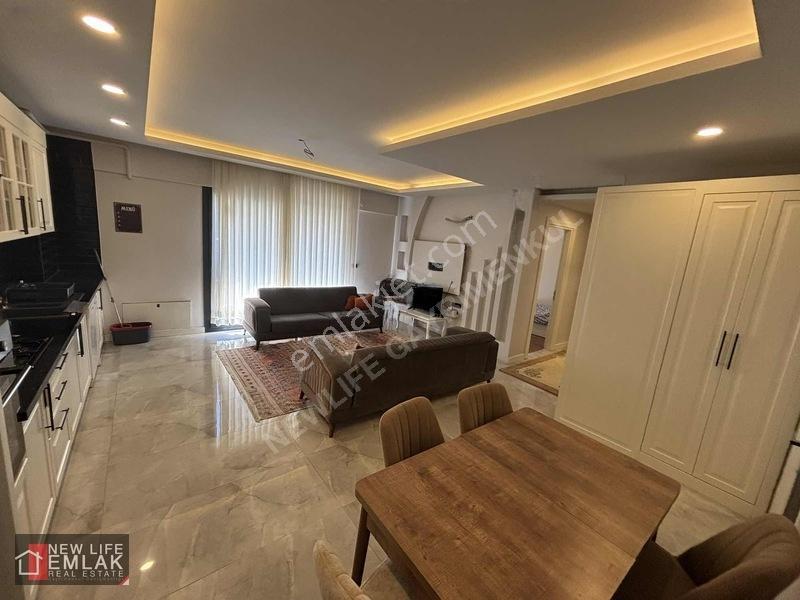 Kuşadasında Havuzlu Sitede Kapalı Otoparklı Çok Geniş 2+1 — fotoğraf 17