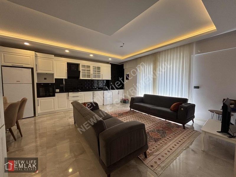 Kuşadasında Havuzlu Sitede Kapalı Otoparklı Çok Geniş 2+1 — fotoğraf 19