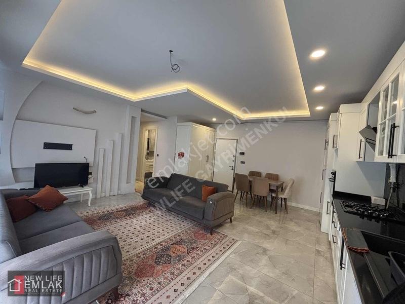 Kuşadasında Havuzlu Sitede Kapalı Otoparklı Çok Geniş 2+1 — fotoğraf 20