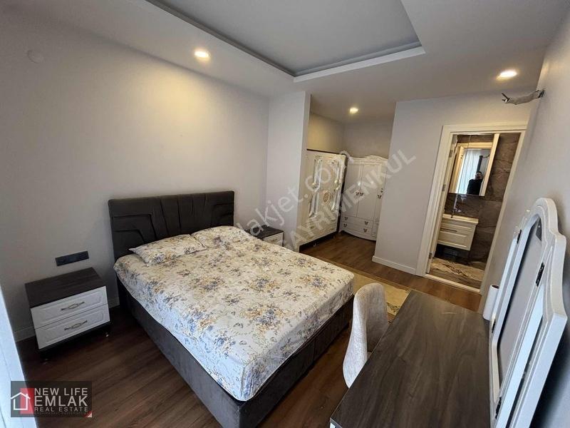 Kuşadasında Havuzlu Sitede Kapalı Otoparklı Çok Geniş 2+1 — fotoğraf 32