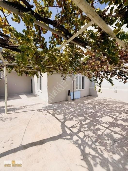 Aziz Emlak Arpaçsakarlarda 204 M² Arsa İçinde 2 Kat Satılk Ev