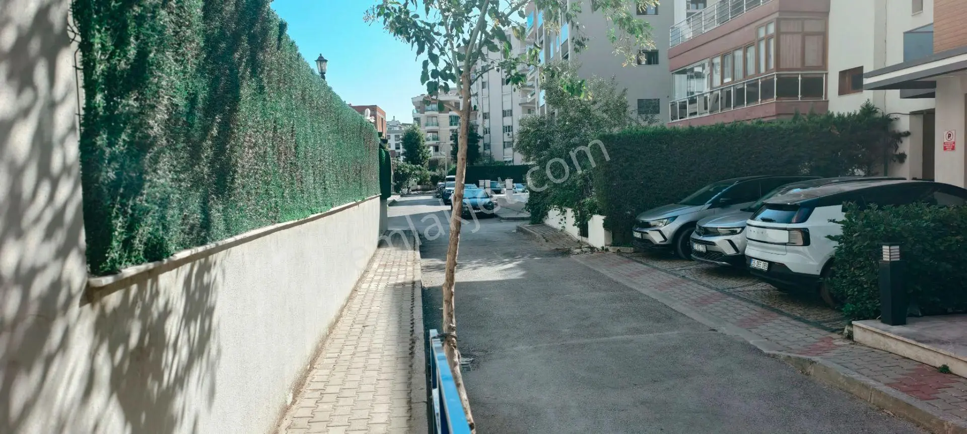 Karşıyaka Atakent Yalı’da | Blue Town Sitesinde, Satılık Eşyalı 1+1 | 47 M² | 7 M² Kapalı Balkon — fotoğraf 3