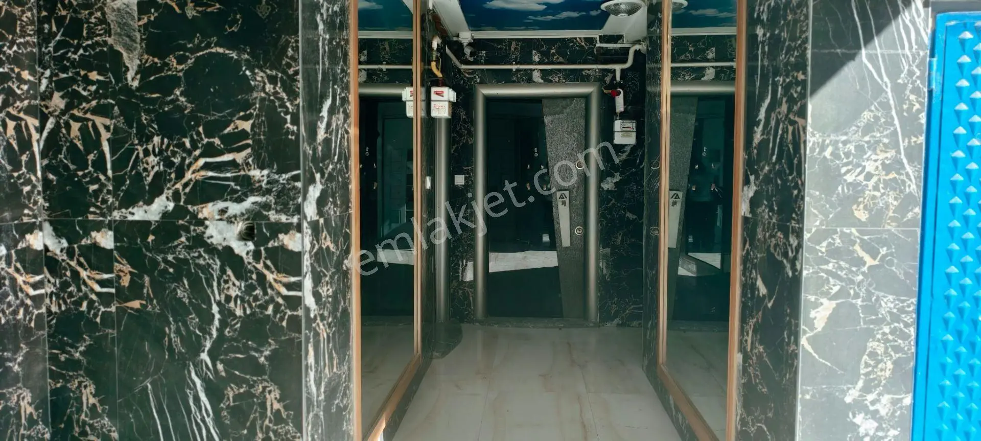 Karşıyaka Atakent Yalı’da | Blue Town Sitesinde, Satılık Eşyalı 1+1 | 47 M² | 7 M² Kapalı Balkon — fotoğraf 4
