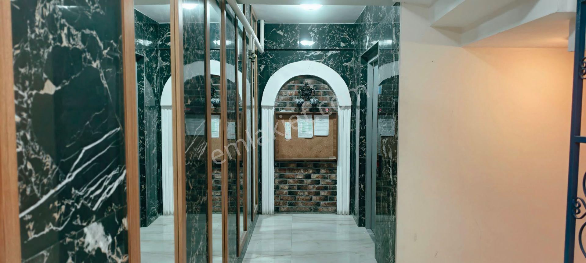 Karşıyaka Atakent Yalı’da | Blue Town Sitesinde, Satılık Eşyalı 1+1 | 47 M² | 7 M² Kapalı Balkon — fotoğraf 7