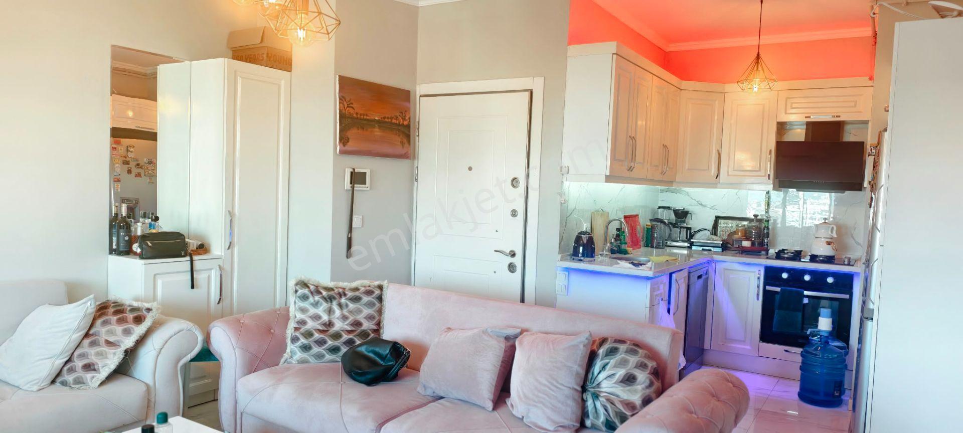 Karşıyaka Atakent Yalı’da | Blue Town Sitesinde, Satılık Eşyalı 1+1 | 47 M² | 7 M² Kapalı Balkon — fotoğraf 10