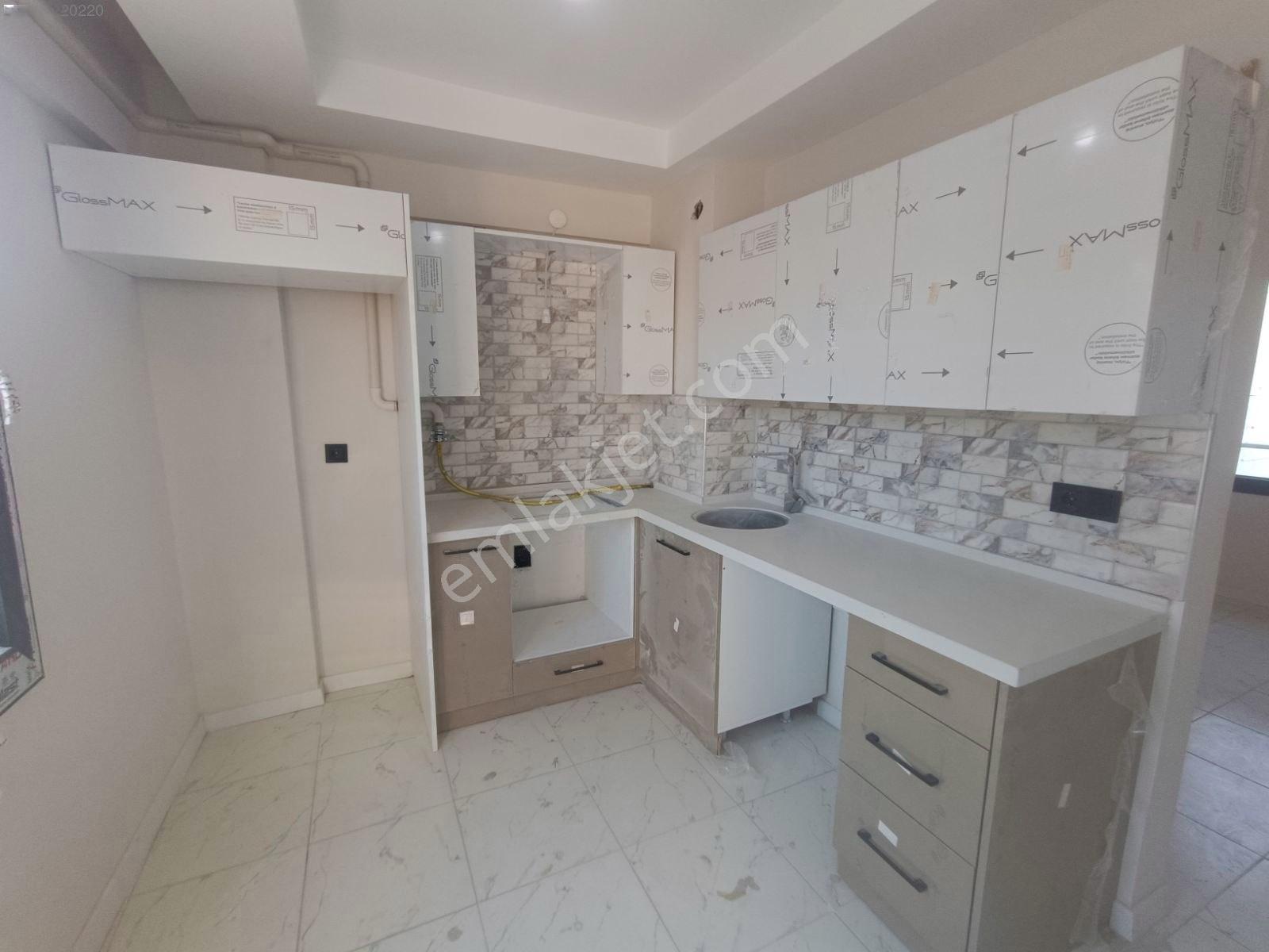 Avar Caddesi'nde Kapalı Otoparklı Satılık 2+1 Daire — fotoğraf 2