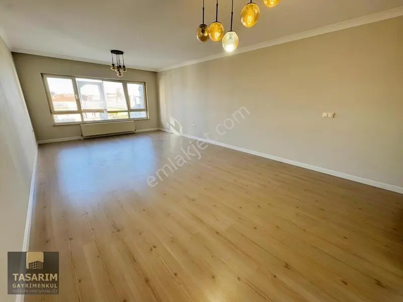 Ahi Mesutun En Güzel Sitesinde Ara Katta Full Yapılı Daire... — fotoğraf 5