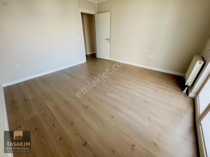 Ahi Mesutun En Güzel Sitesinde Ara Katta Full Yapılı Daire... — fotoğraf 10