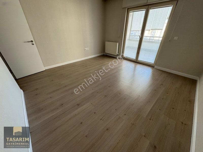 Ahi Mesutun En Güzel Sitesinde Ara Katta Full Yapılı Daire... — fotoğraf 17