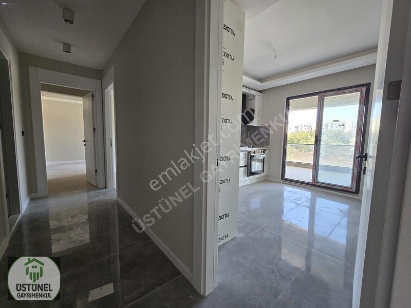 Üstünel'den Hvauzlu Sitede Geniş M2'li Giyinme Odalı Daire — fotoğraf 8