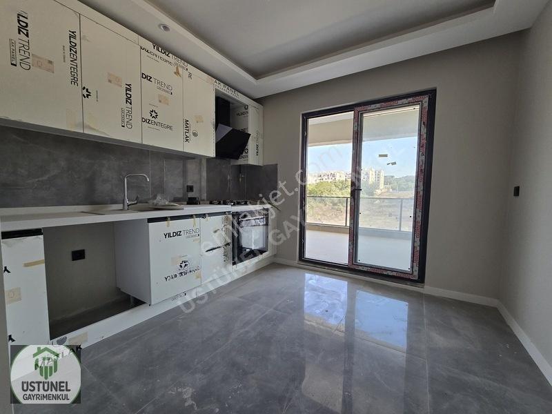 Üstünel'den Hvauzlu Sitede Geniş M2'li Giyinme Odalı Daire — fotoğraf 9