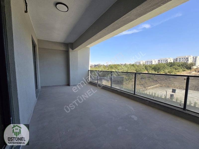Üstünel'den Hvauzlu Sitede Geniş M2'li Giyinme Odalı Daire — fotoğraf 10