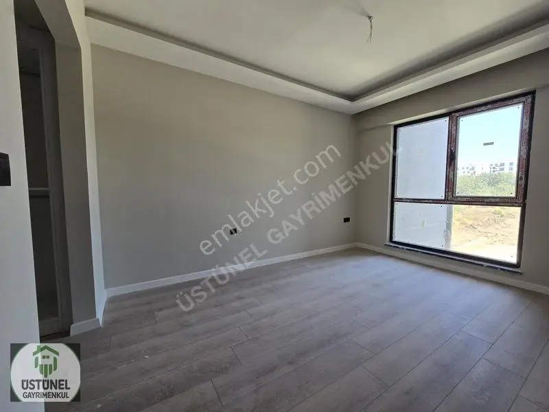 Üstünel'den Hvauzlu Sitede Geniş M2'li Giyinme Odalı Daire — fotoğraf 16