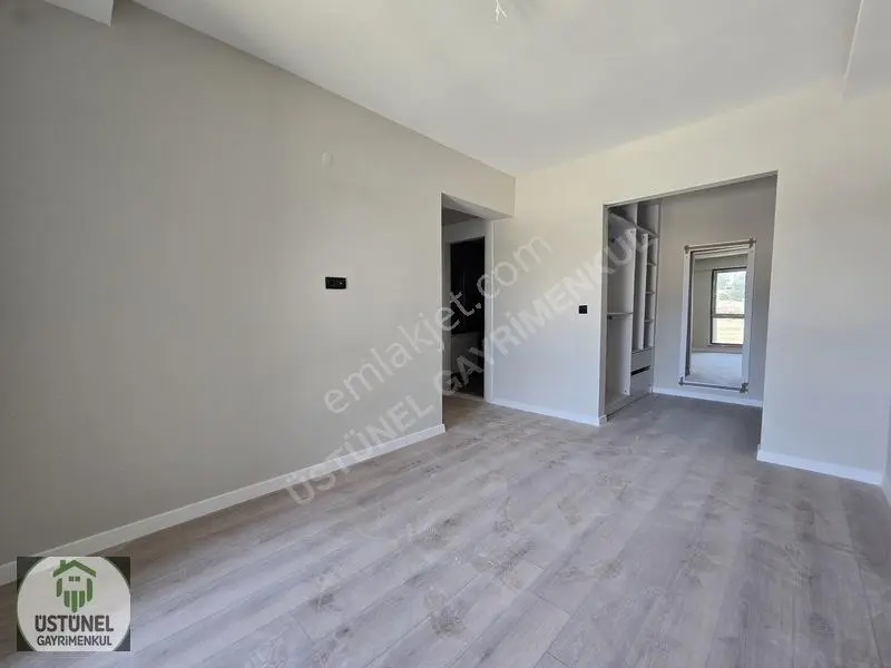 Üstünel'den Hvauzlu Sitede Geniş M2'li Giyinme Odalı Daire — fotoğraf 17