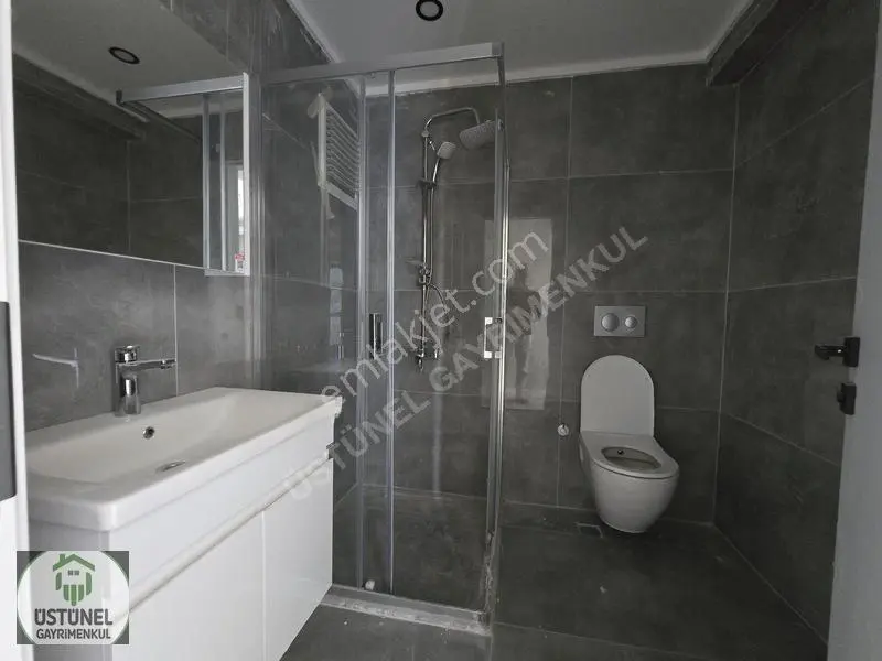 Üstünel'den Hvauzlu Sitede Geniş M2'li Giyinme Odalı Daire — fotoğraf 18
