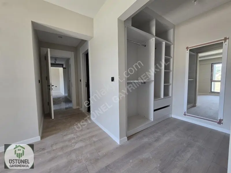 Üstünel'den Hvauzlu Sitede Geniş M2'li Giyinme Odalı Daire — fotoğraf 19