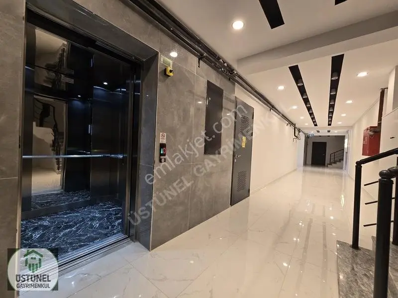 Üstünel'den Hvauzlu Sitede Geniş M2'li Giyinme Odalı Daire — fotoğraf 29