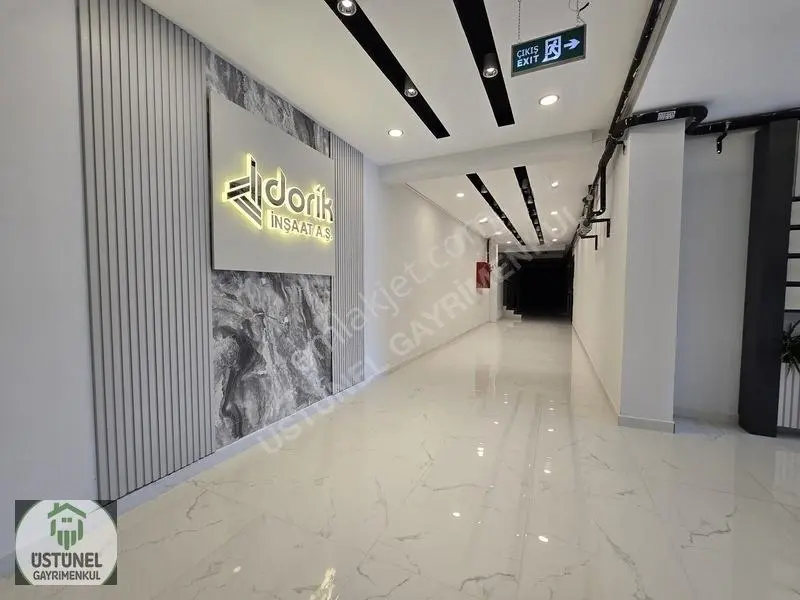 Üstünel'den Hvauzlu Sitede Geniş M2'li Giyinme Odalı Daire — fotoğraf 31