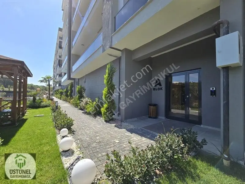 Üstünel'den Hvauzlu Sitede Geniş M2'li Giyinme Odalı Daire — fotoğraf 32