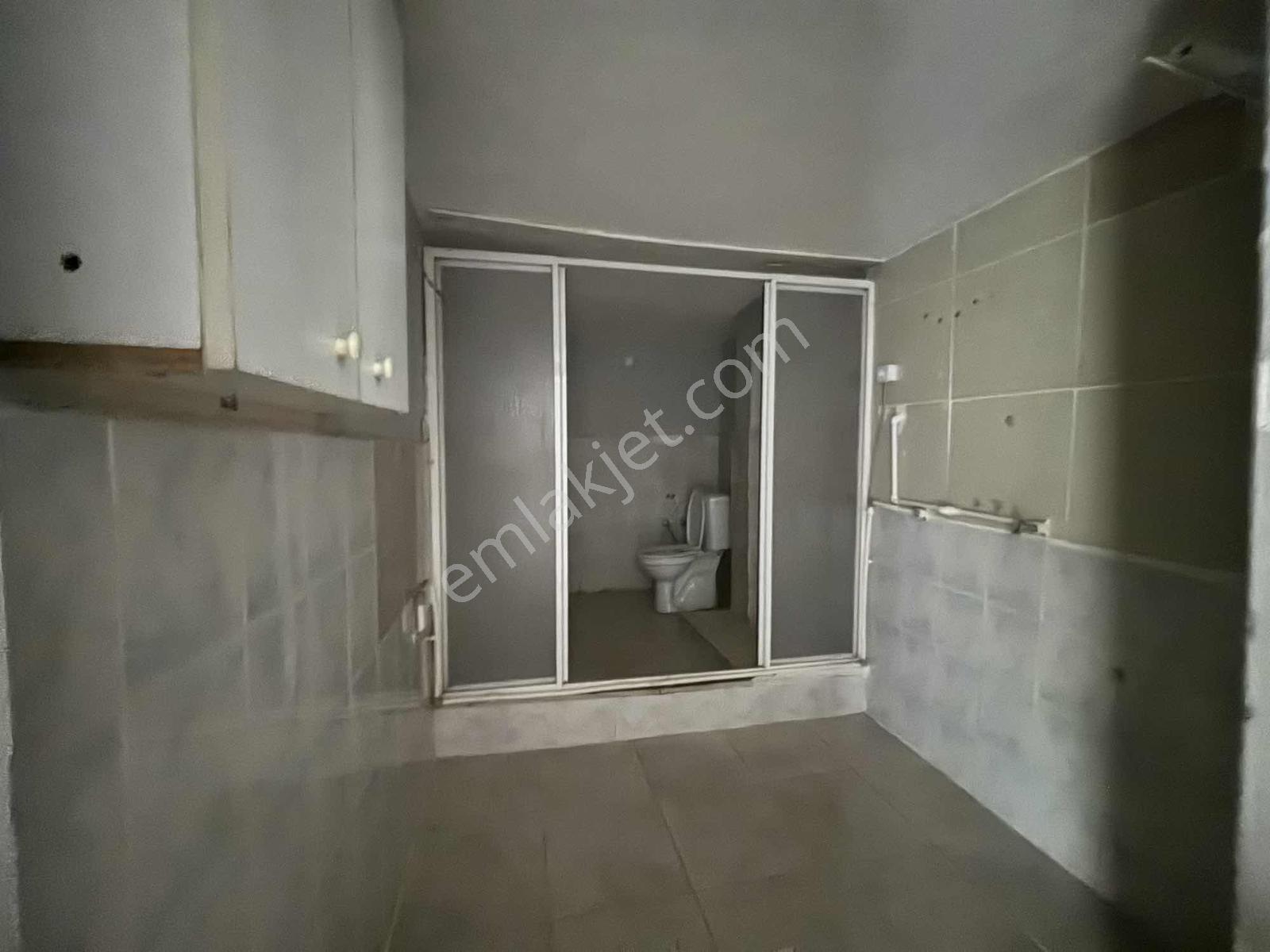 Karabağlar Peker Mahallesinde 2+1 Zemin Kat Satılık Daire — fotoğraf 5