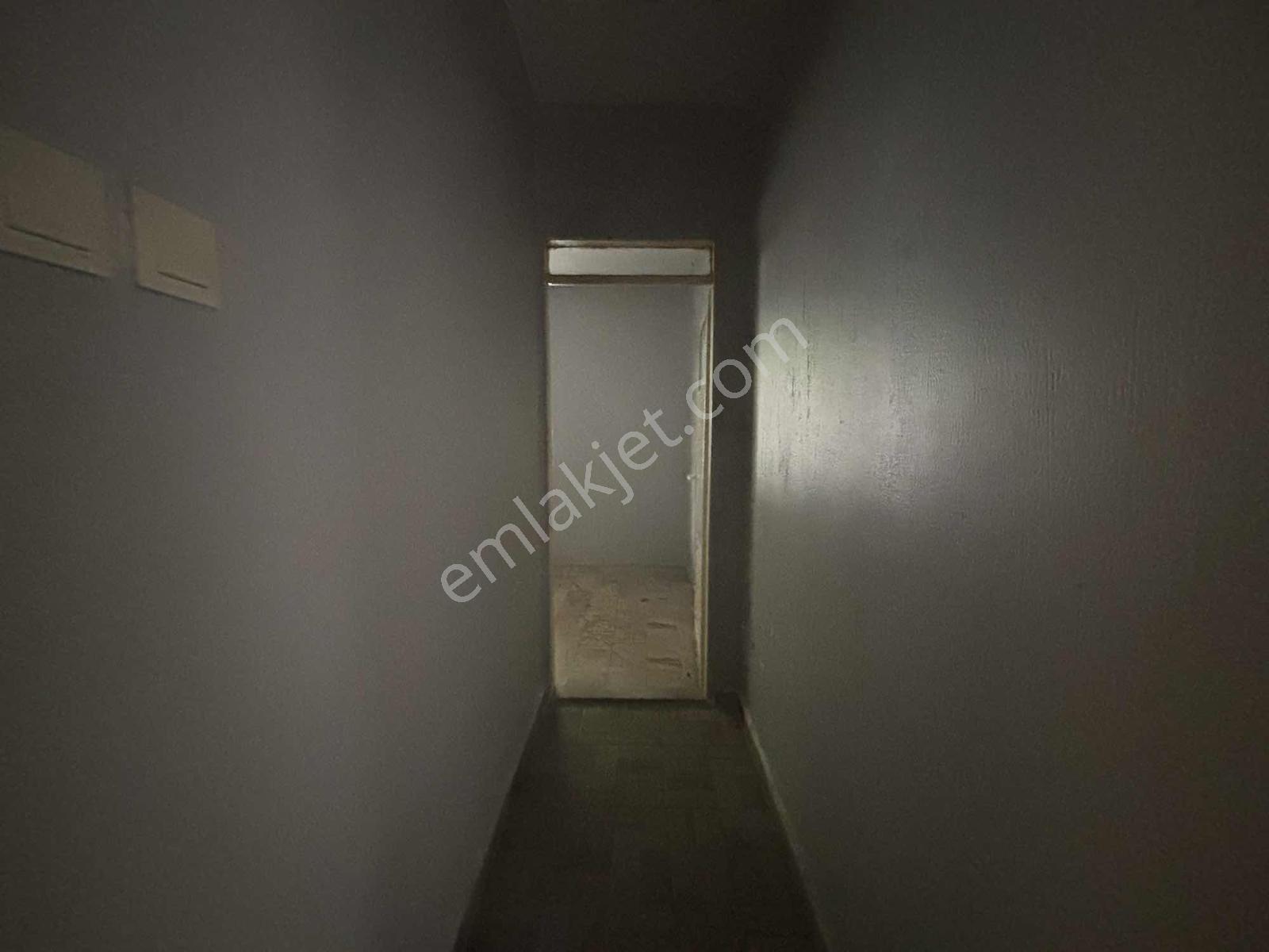Karabağlar Peker Mahallesinde 2+1 Zemin Kat Satılık Daire — fotoğraf 10