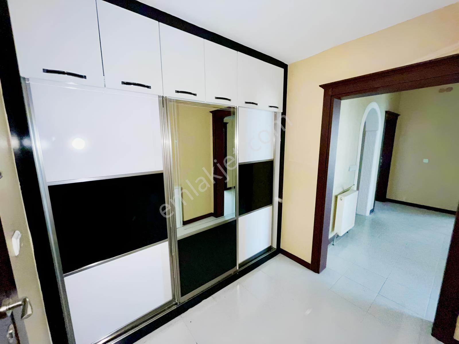 Yks Gayrimenkulden Çeçenistan Cad Üzerinde 6+1 Dublex Daire — fotoğraf 2