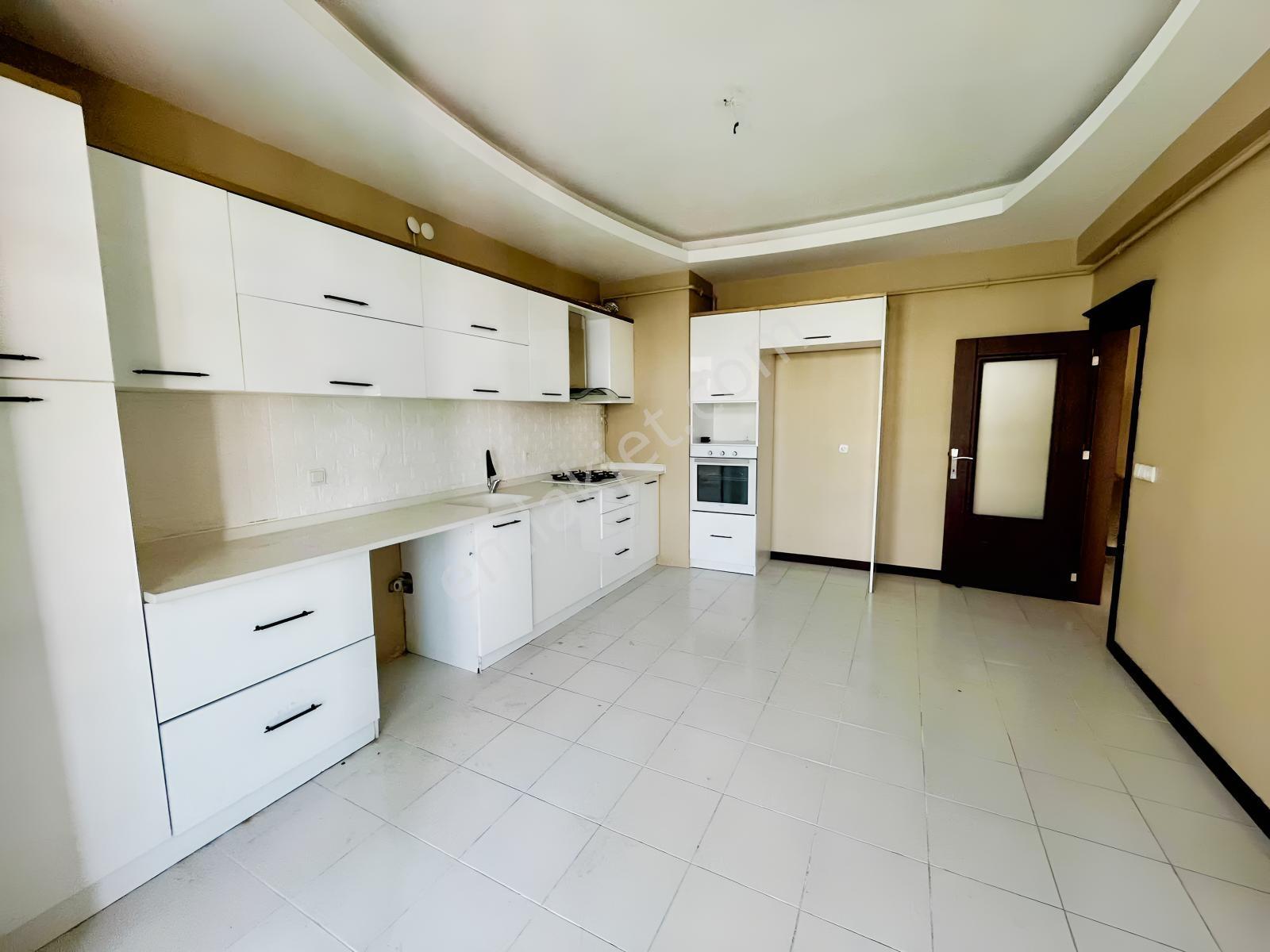 Yks Gayrimenkulden Çeçenistan Cad Üzerinde 6+1 Dublex Daire — fotoğraf 10