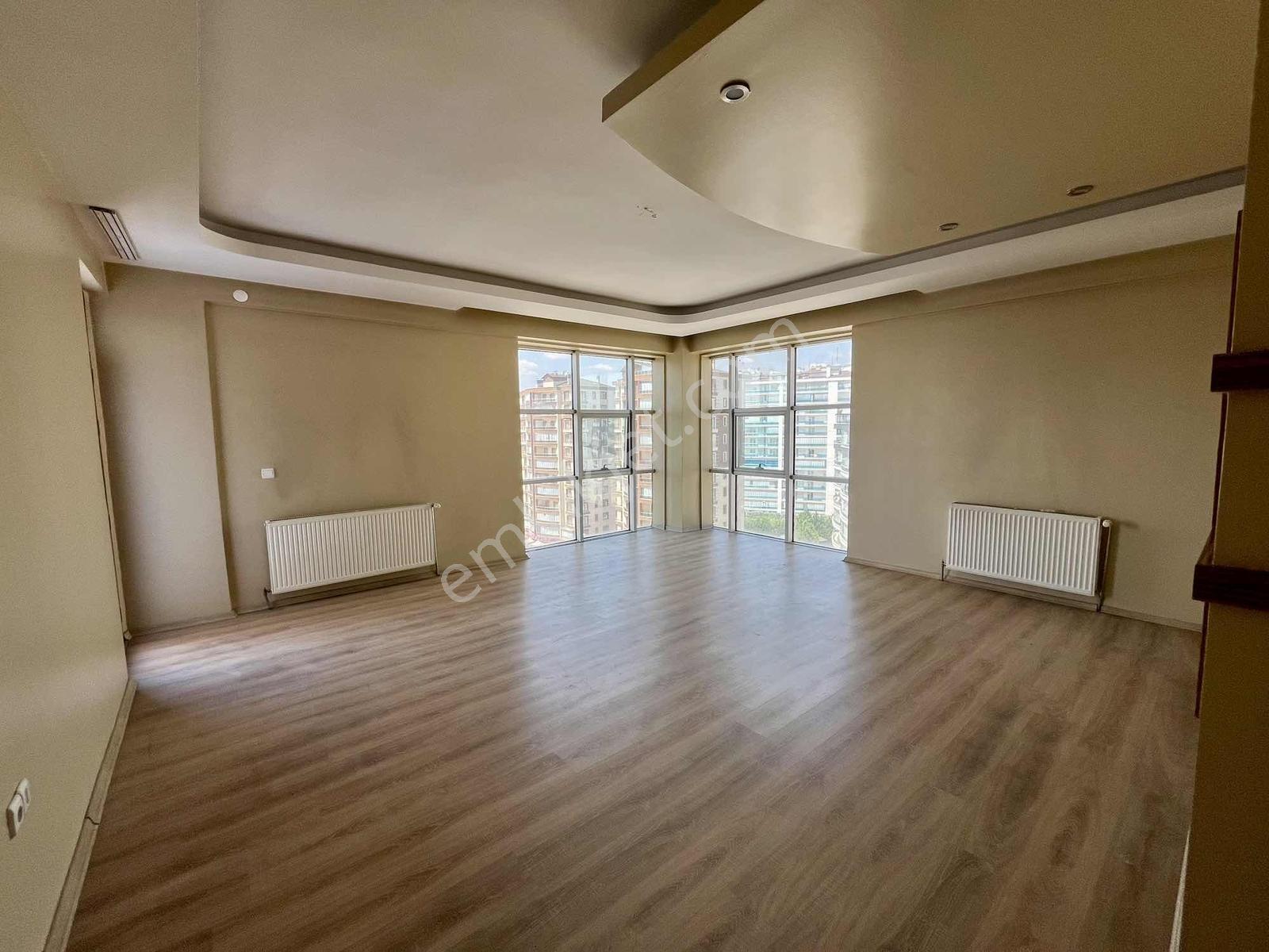 Yks Gayrimenkulden Çeçenistan Cad Üzerinde 6+1 Dublex Daire — fotoğraf 13