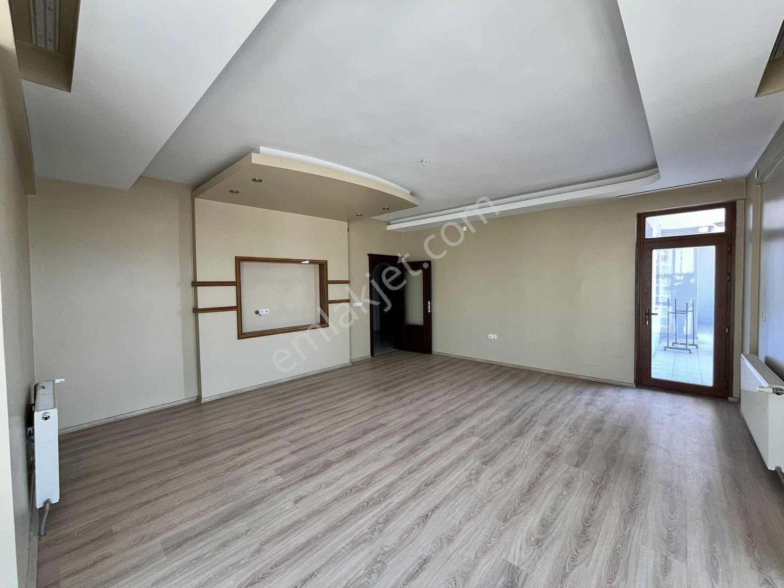 Yks Gayrimenkulden Çeçenistan Cad Üzerinde 6+1 Dublex Daire — fotoğraf 17