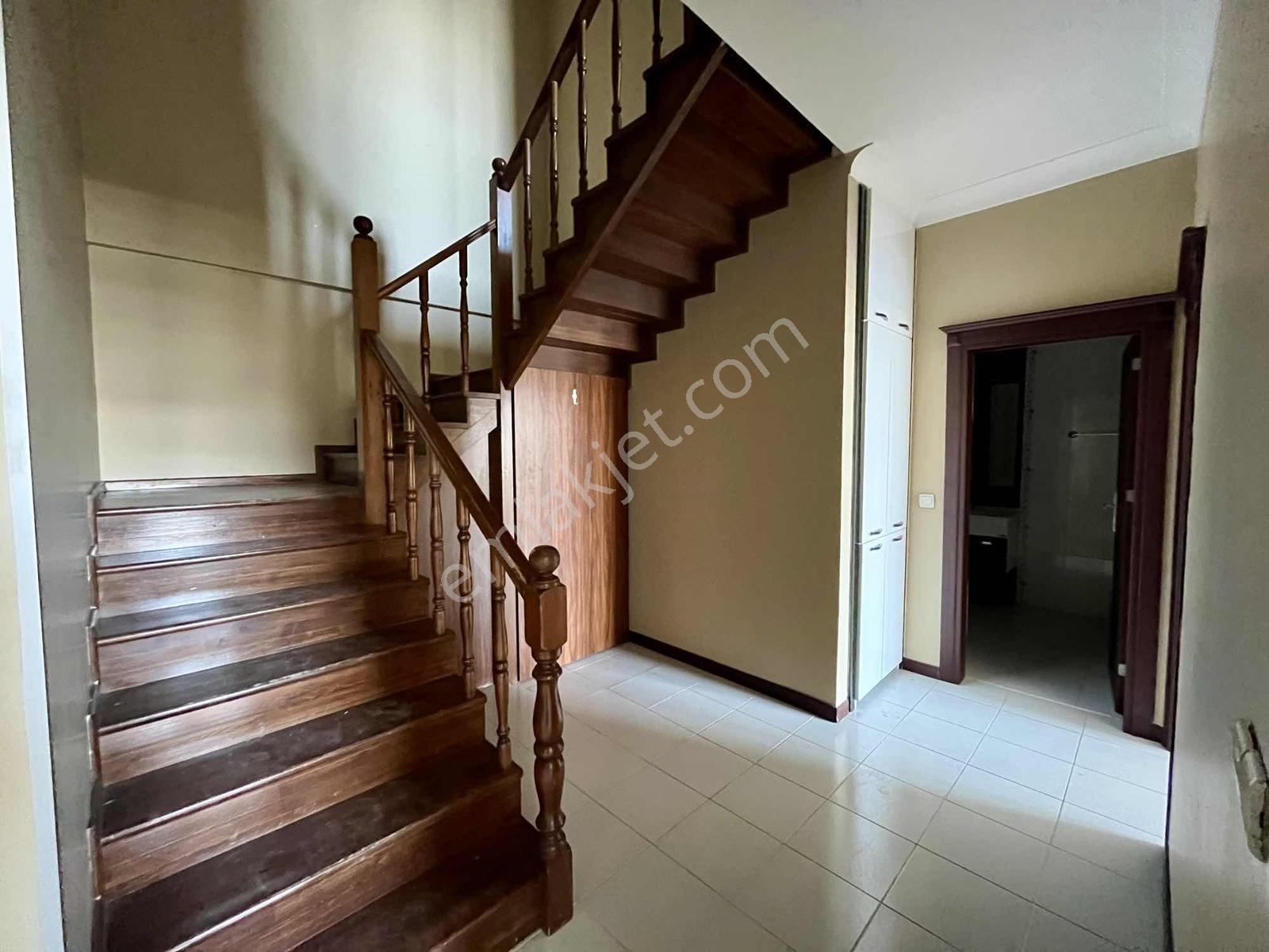 Yks Gayrimenkulden Çeçenistan Cad Üzerinde 6+1 Dublex Daire — fotoğraf 28