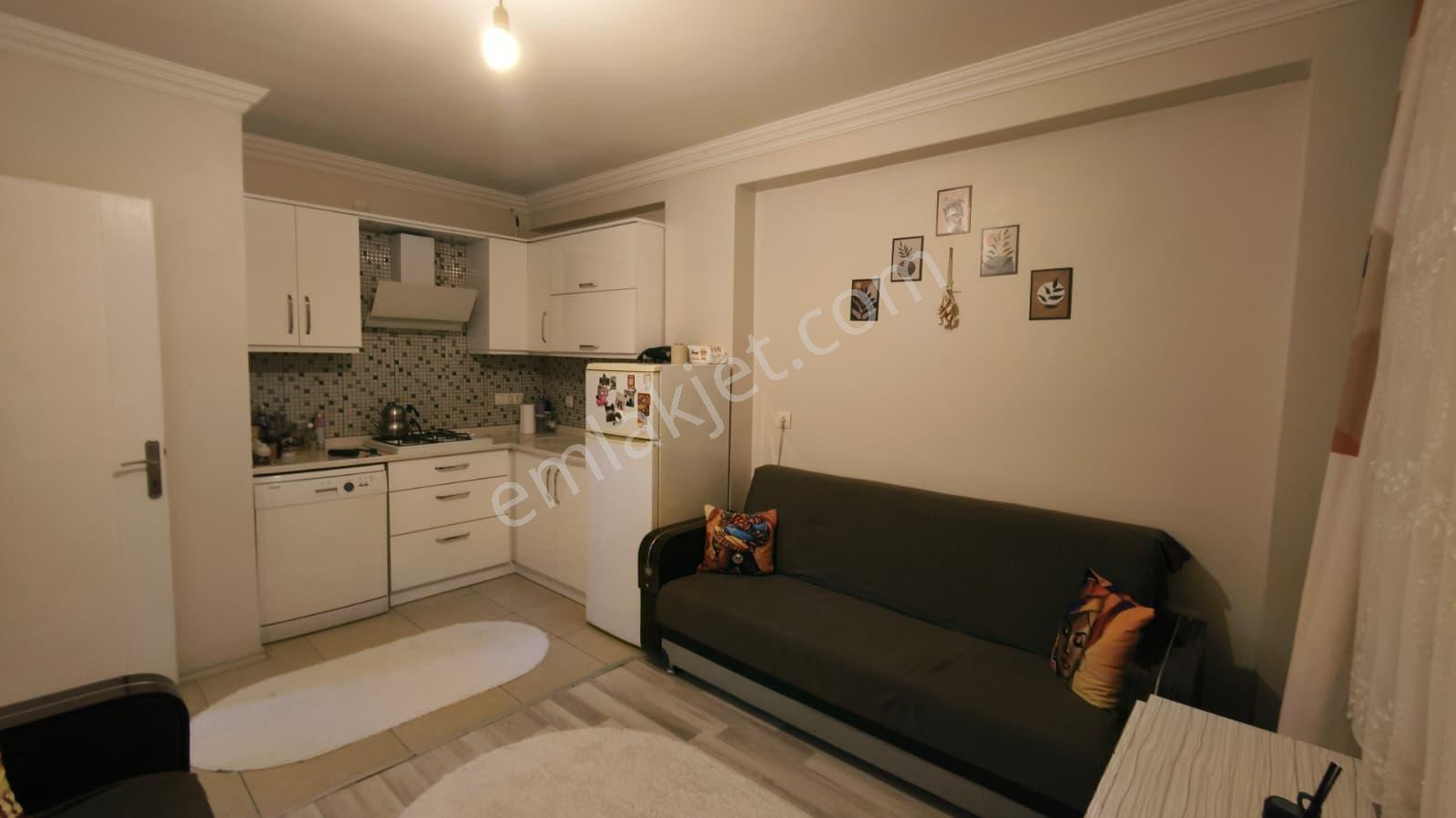 Bahçelievlerin Merkezinde Eşyalı, Ara Kat 1+1 Daire