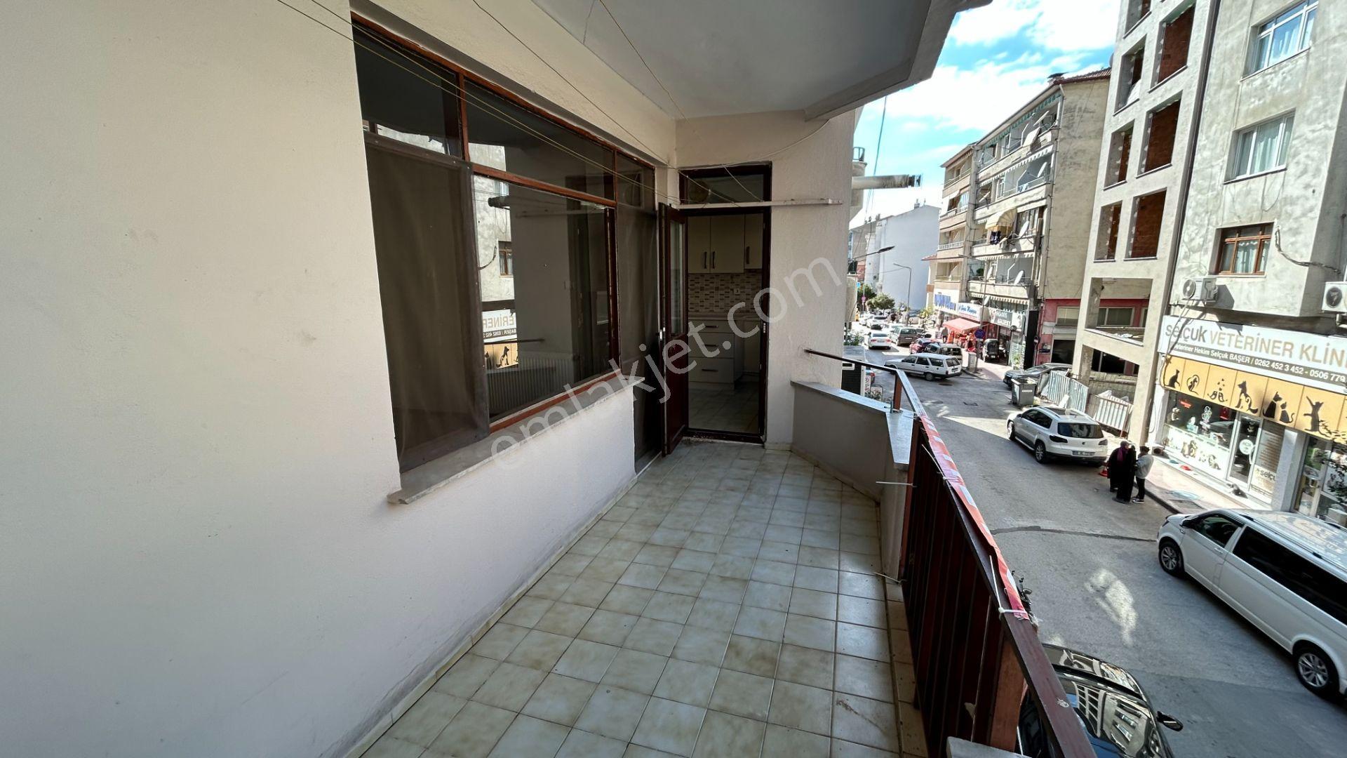 Karamürsel Salı Pazarı Satılık 3+1 Geniş Daire — fotoğraf 7
