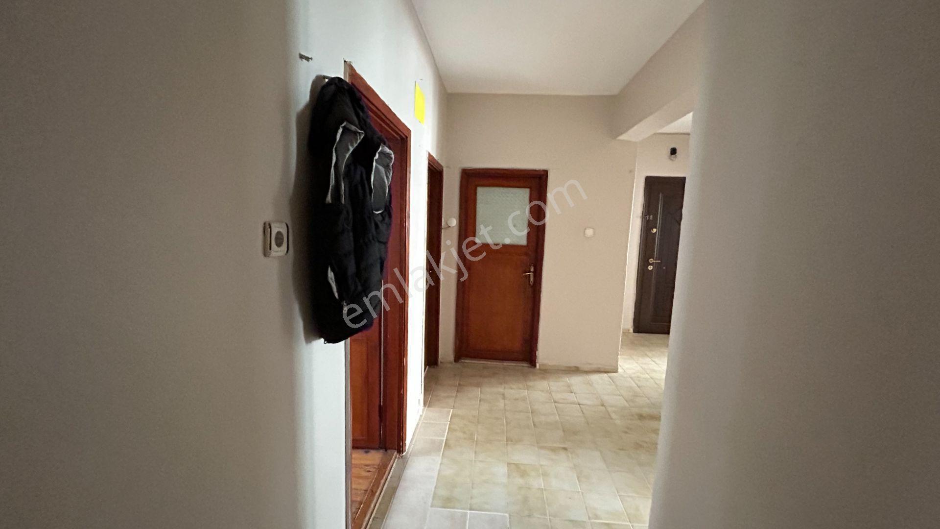 Karamürsel Salı Pazarı Satılık 3+1 Geniş Daire — fotoğraf 12