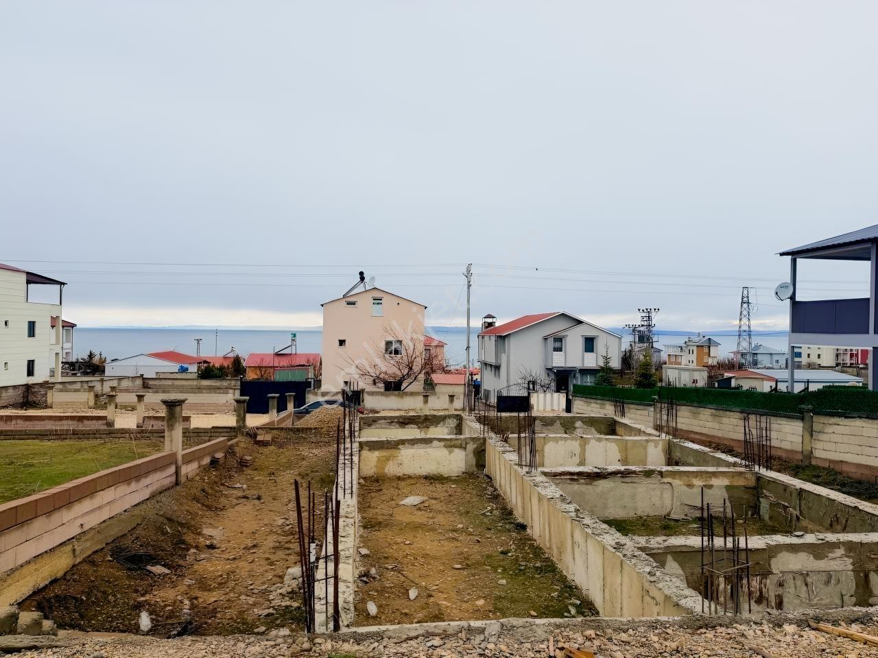Van Tuşba Malakasında Göl Manzaralı Satılık Hazır Parsel