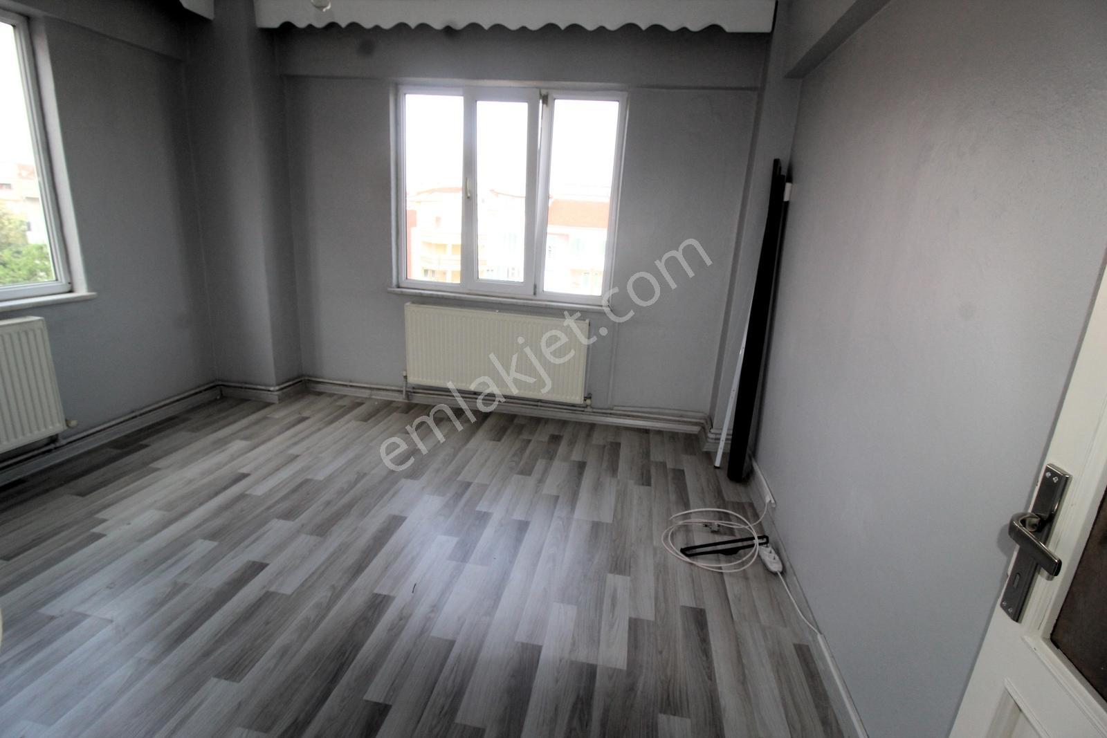 Resitalhes'den Bahçelievler M. Satılık 1 Daire Fiyatına 2 Daire — fotoğraf 17