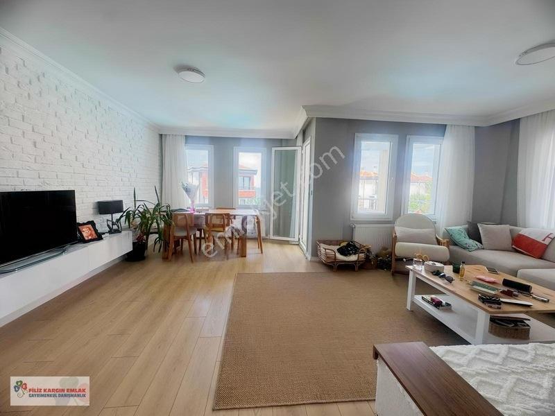 Şile Merkez Çavuş Mah. De Havuzlu Sitede Satlık Tripleks Villa — fotoğraf 7