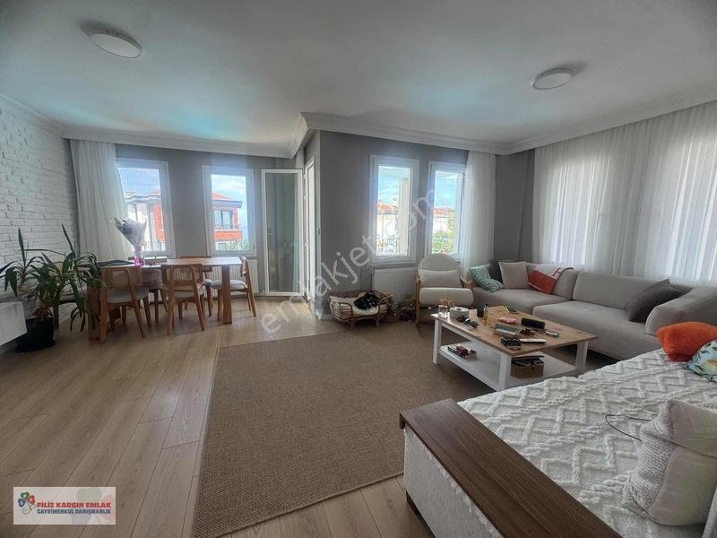 Şile Merkez Çavuş Mah. De Havuzlu Sitede Satlık Tripleks Villa — fotoğraf 9