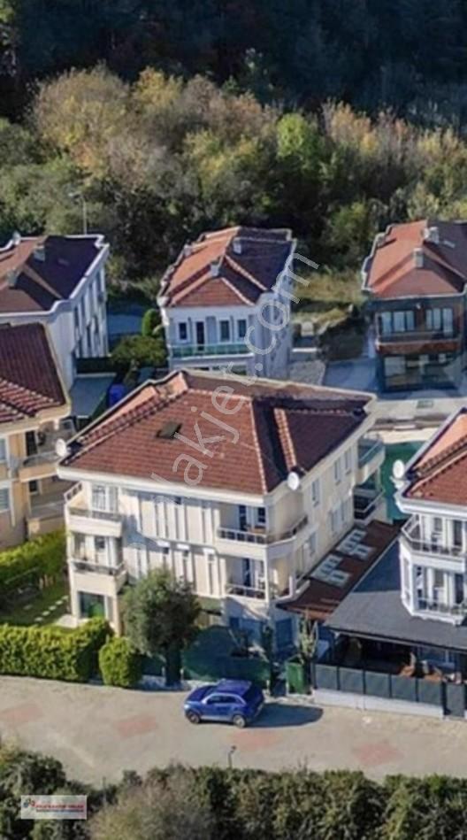 Şile Merkez Çavuş Mah. De Havuzlu Sitede Satlık Tripleks Villa — fotoğraf 30