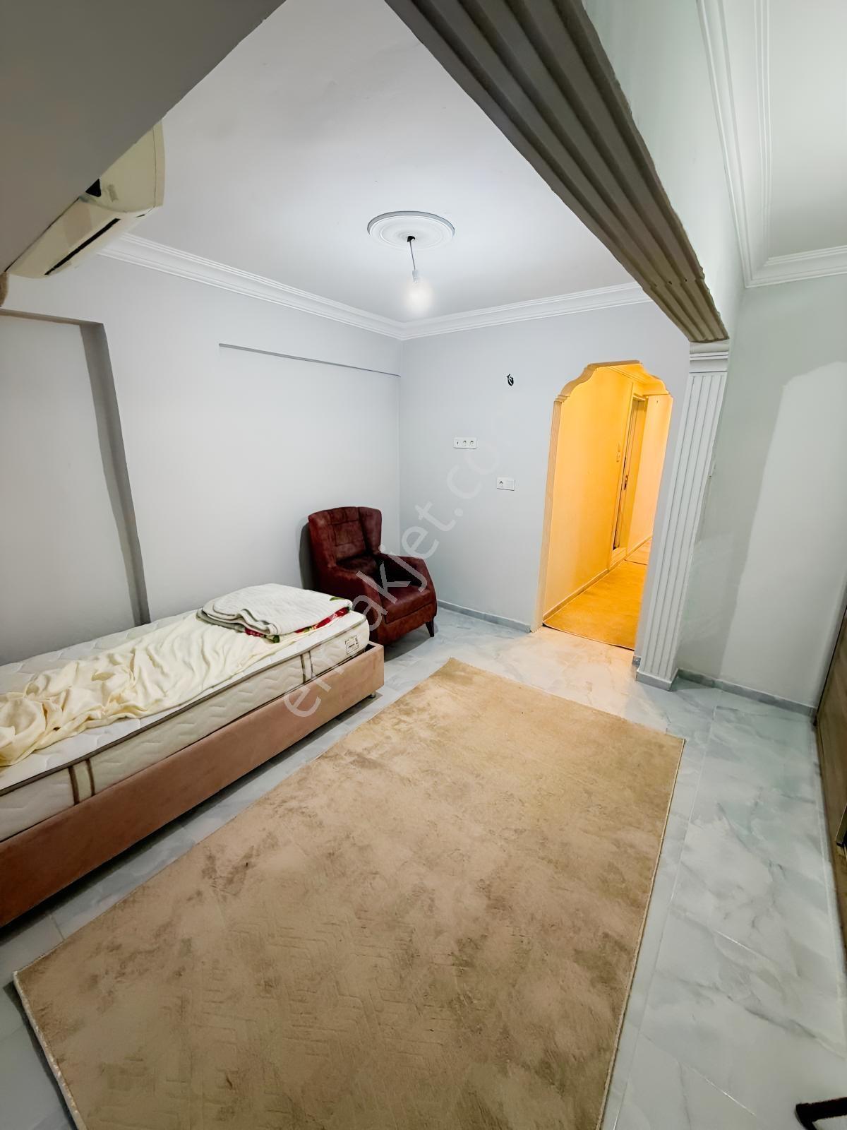 Demetten Ordu Caddesi Dibi 2+1 Giriş Katı Tadilatlı Satılık... — fotoğraf 7